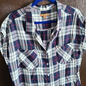 Sleeveless button up shirt